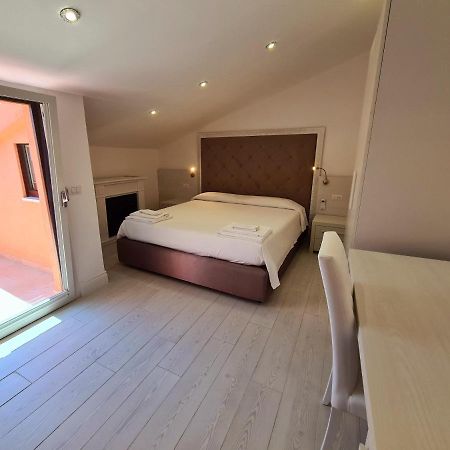 Isola Nel Parco Villas & Rooms La Maddalena  Ngoại thất bức ảnh