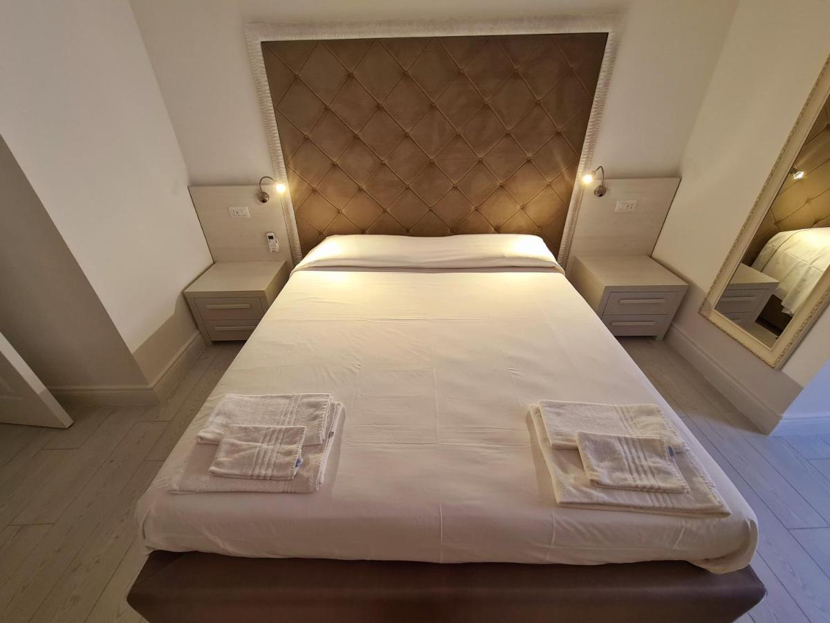 Isola Nel Parco Villas & Rooms La Maddalena  Ngoại thất bức ảnh