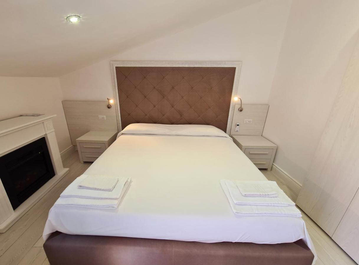 Isola Nel Parco Villas & Rooms La Maddalena  Ngoại thất bức ảnh