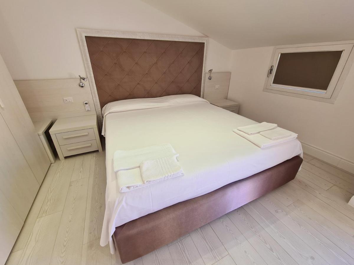 Isola Nel Parco Villas & Rooms La Maddalena  Ngoại thất bức ảnh