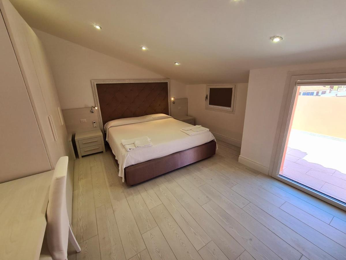 Isola Nel Parco Villas & Rooms La Maddalena  Ngoại thất bức ảnh